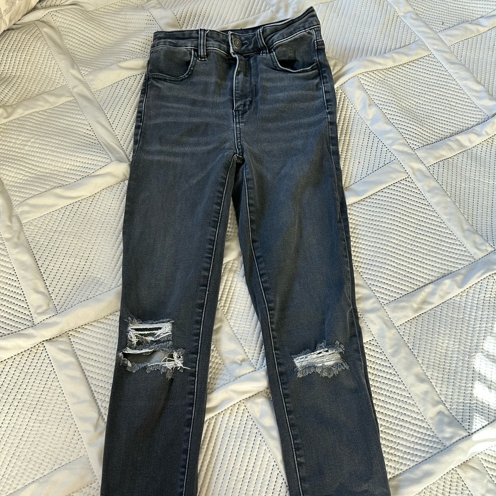 Black American Eagle Skinny jeans with holes